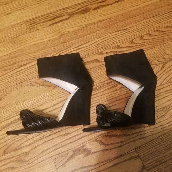 black wedge sandals - Picture 3 of 8